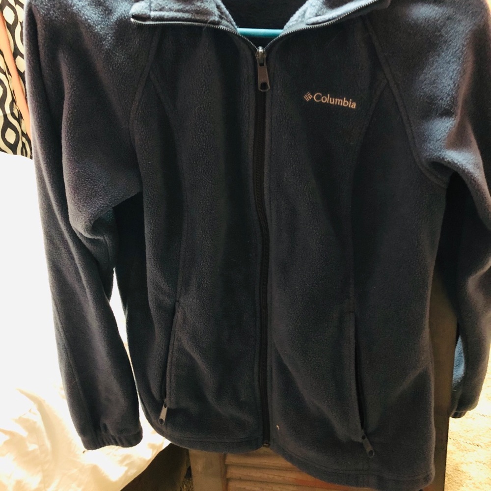 - Jacket 🧥 - Picture 3 of 4